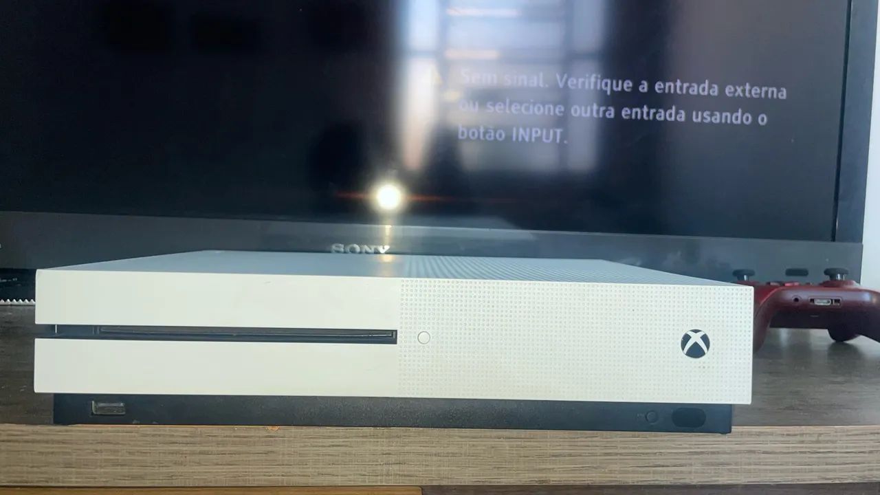 Xbox One S Branco com Controle exclusivo GEARS OF WAR 4 - Foto 2