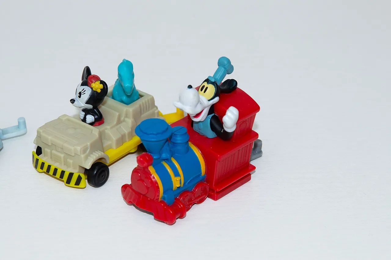 Brinquedos bonecos mickey mcdonalds - Foto 3