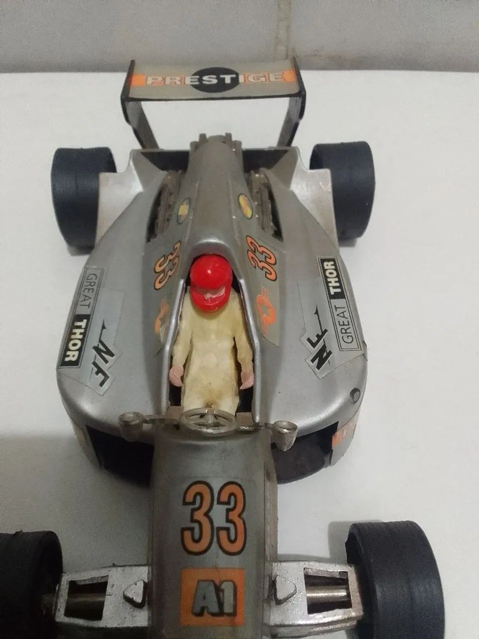Carro de corrida colecionável - Foto 2