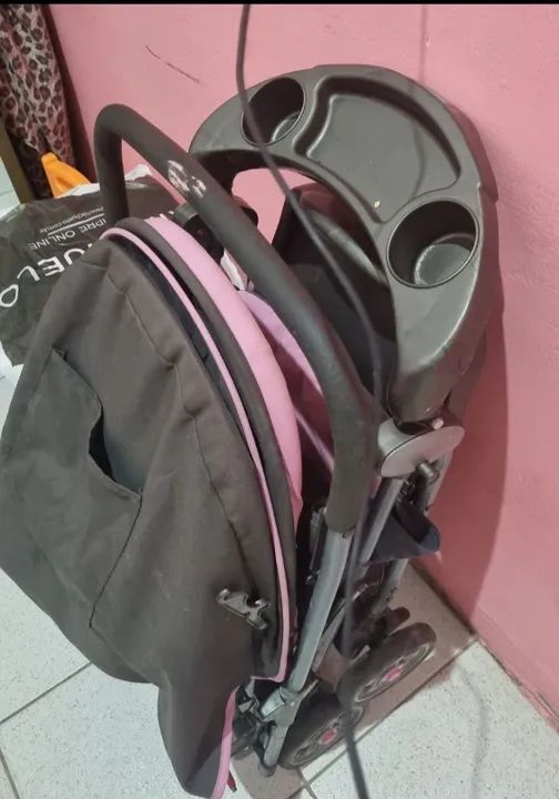 Carrinho de Bebê Dobrável - Preto e Rosa