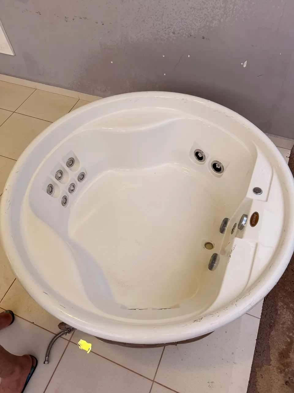 Selling Jacuzzi64840842260611121