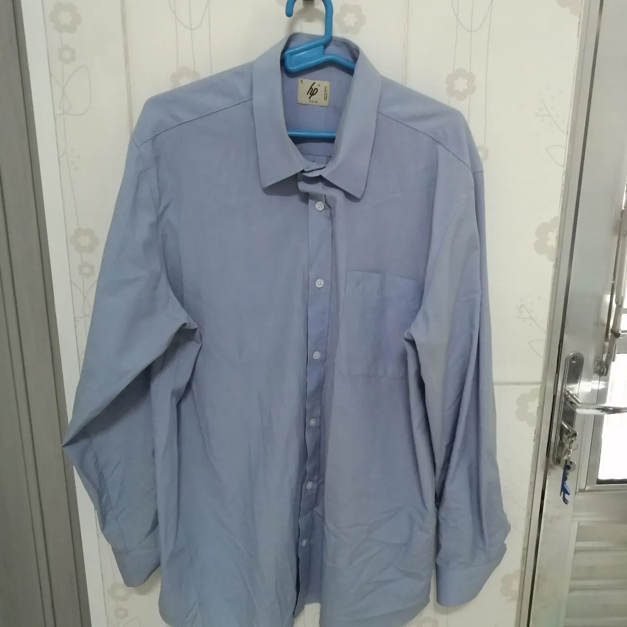 Camisa Social Azul Claro HP 6 + palito 