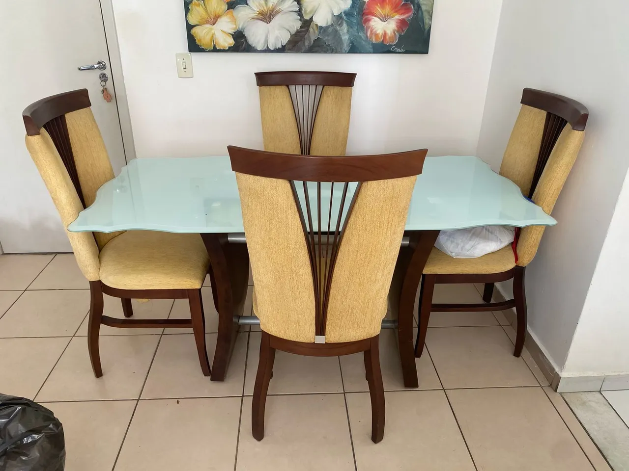 Mesa de Jantar em Vidro com 4 Cadeiras