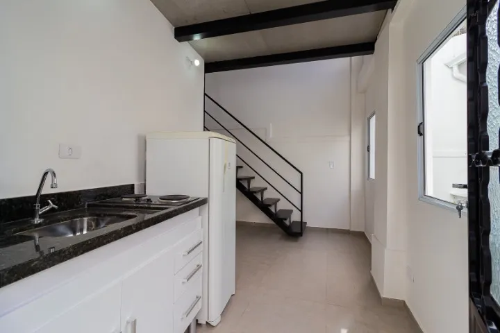 CONDOMÍNIO COM 12 KITNETS NO BAIRRO DO CAMBUCI/ACLIMAÇÃO