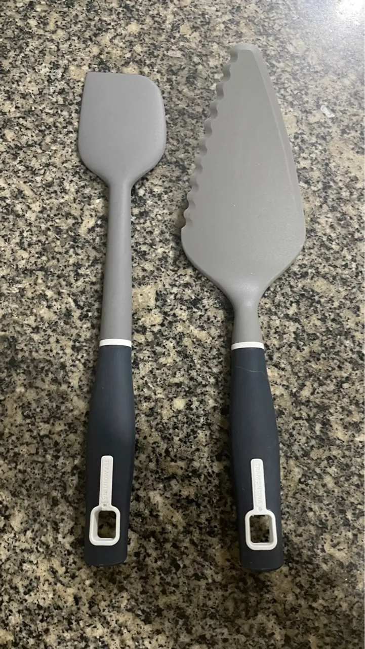 Conjunto de Espátula e Cortador de Bolo Tramontina + Peneira de Brinde