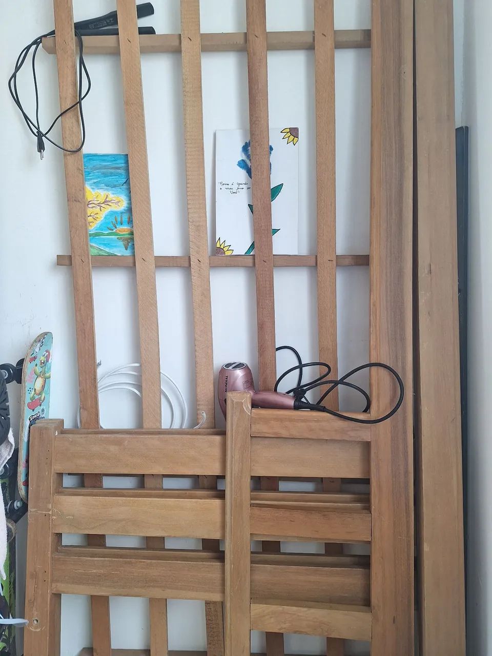 Cama de madeira 