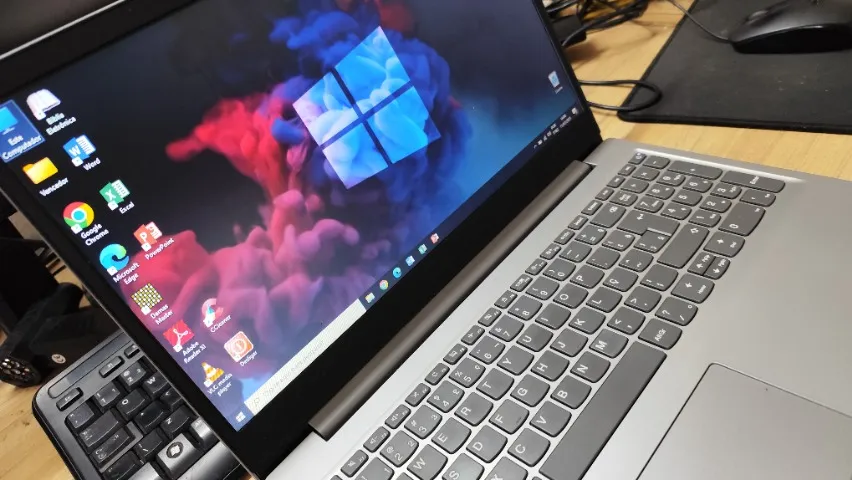 Notebook Lenovo Intel Tela 15.6 Led SSD Memória DDR4 Teclado Numérico Somos Loja