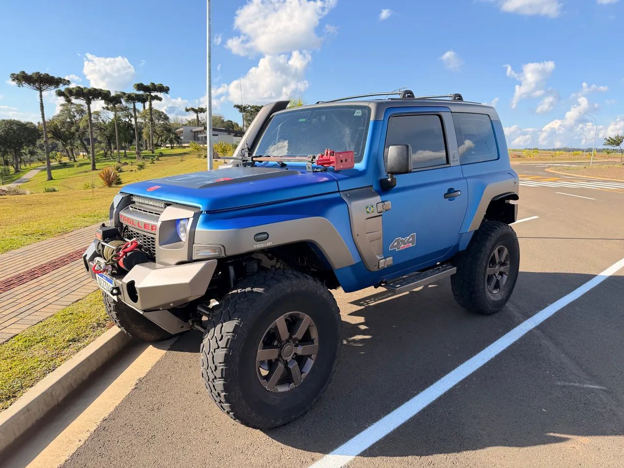 Troller T-4 2018