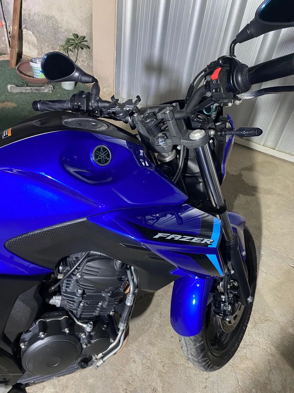 YAMAHA F25 - Foto 3