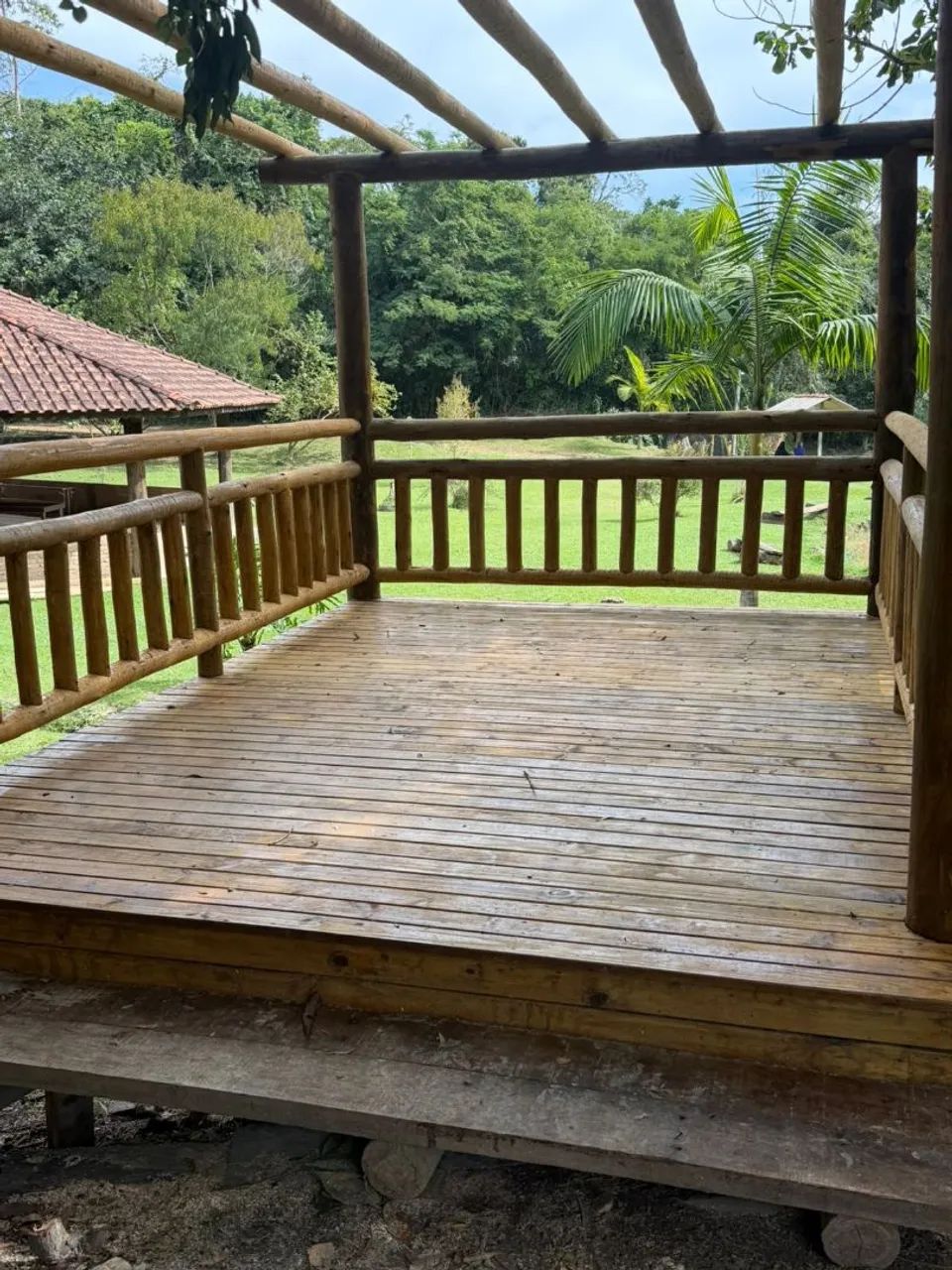 Decks em madeira tratada 