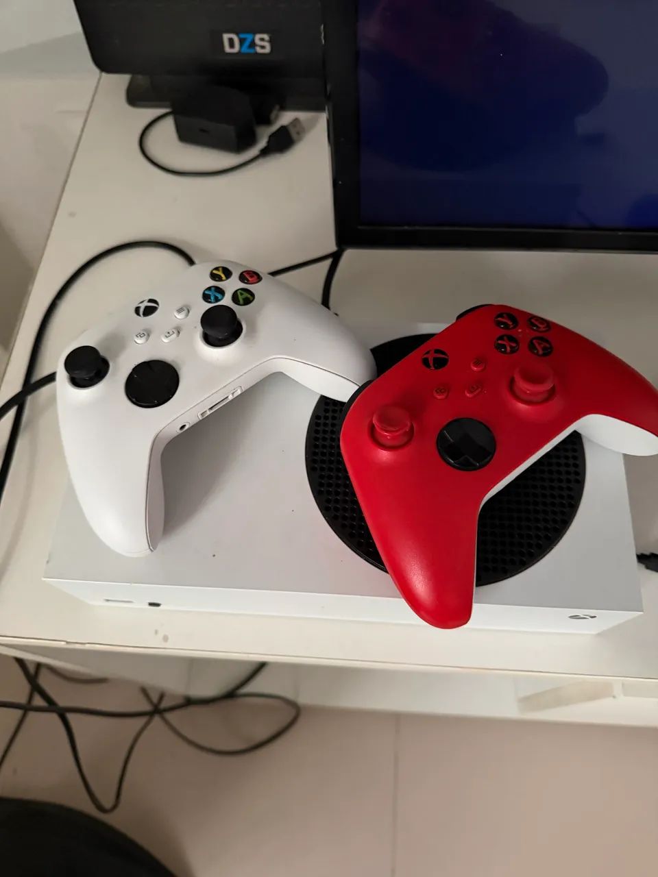 Xbox S Branco + 2 controles  - Foto 4