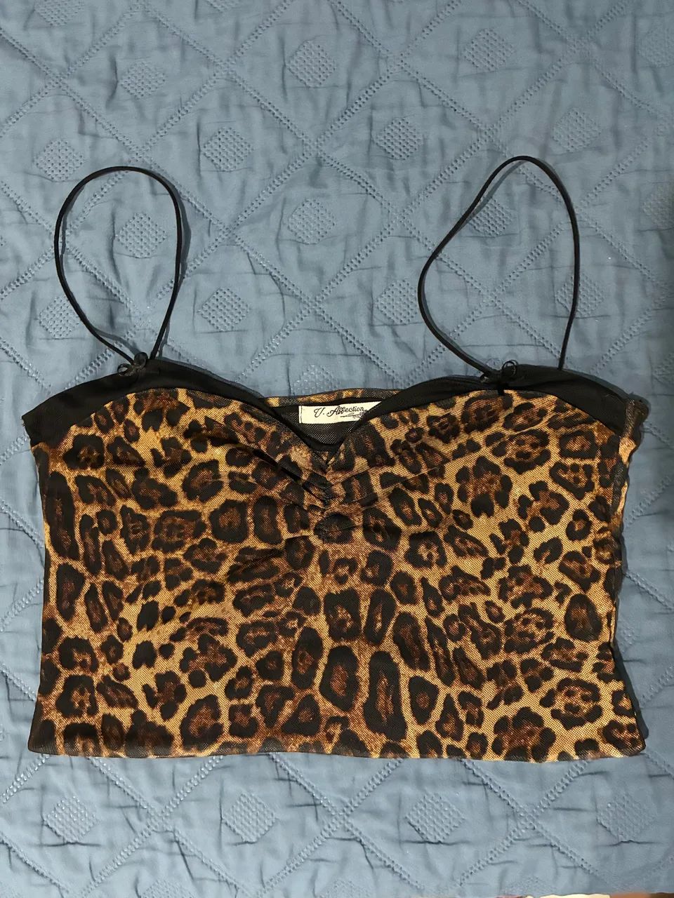 Blusa com estampa de onça, vintage affection