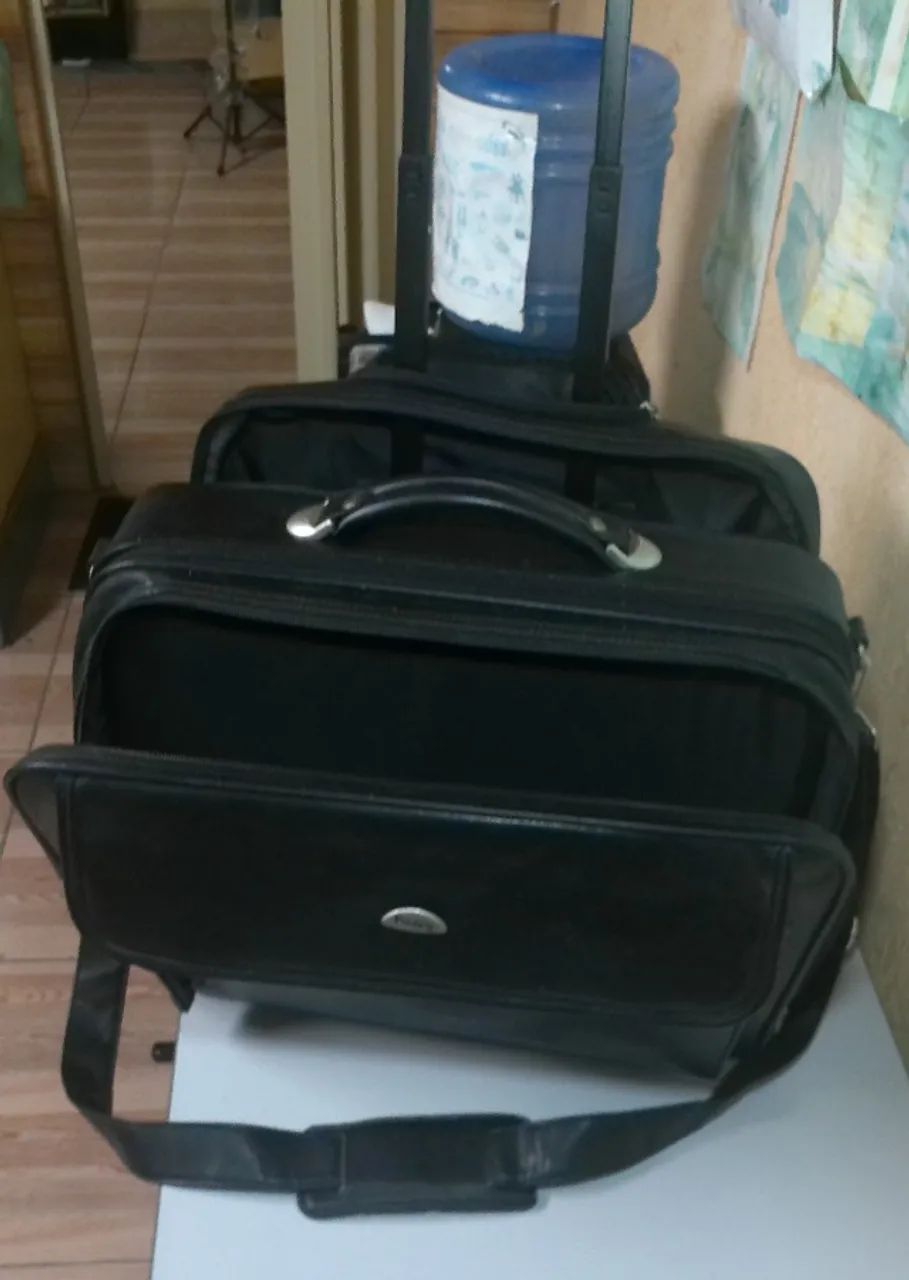 Vendo uma mala de viagem executiva  - Foto 5