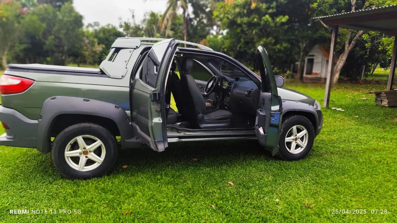 Fiat Strada Adventure1.8/ 1.8 Locker Flex CD 2015 - Foto 3