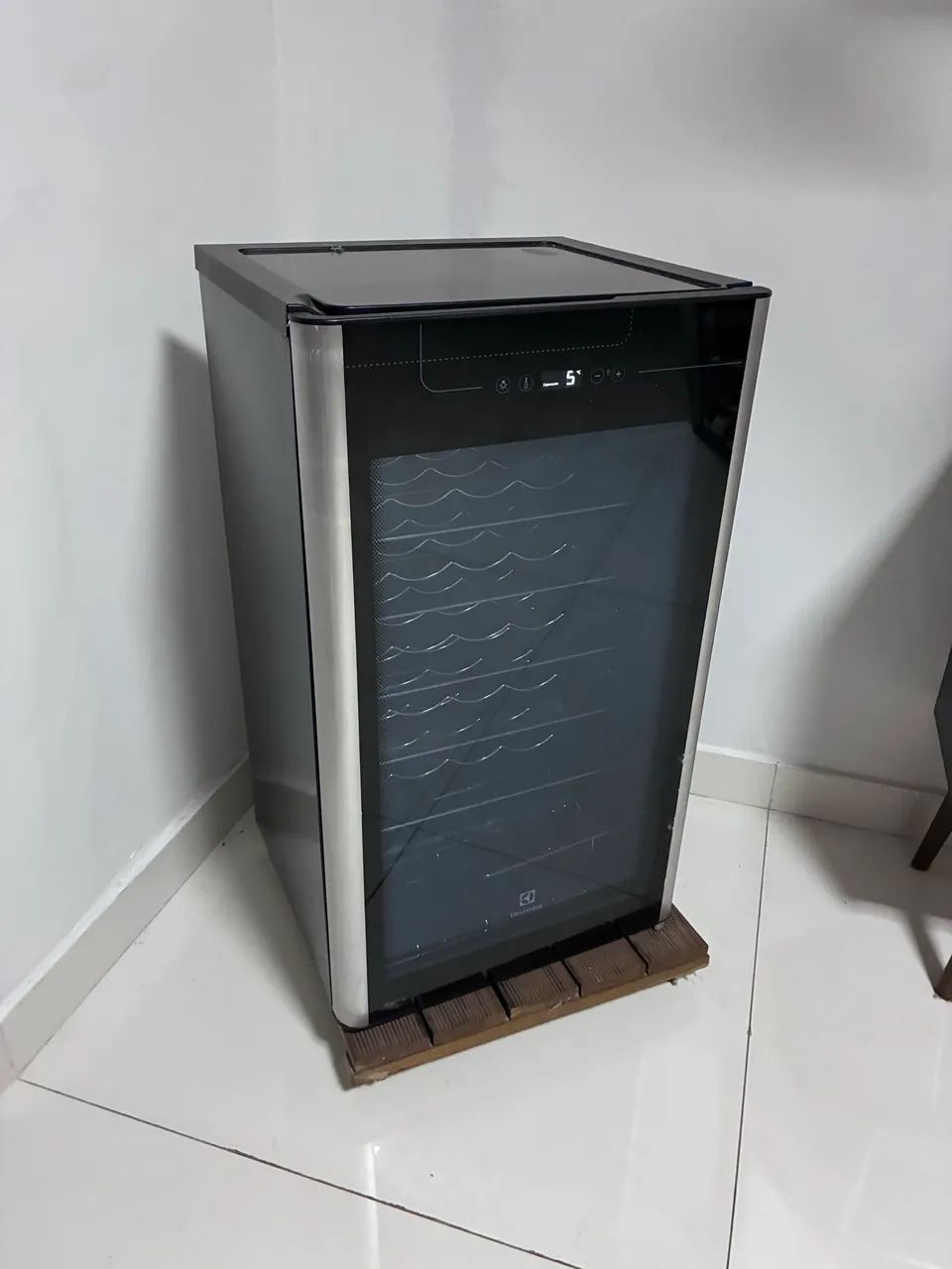 Adega Electrolux 34 Garrafas - Foto 3