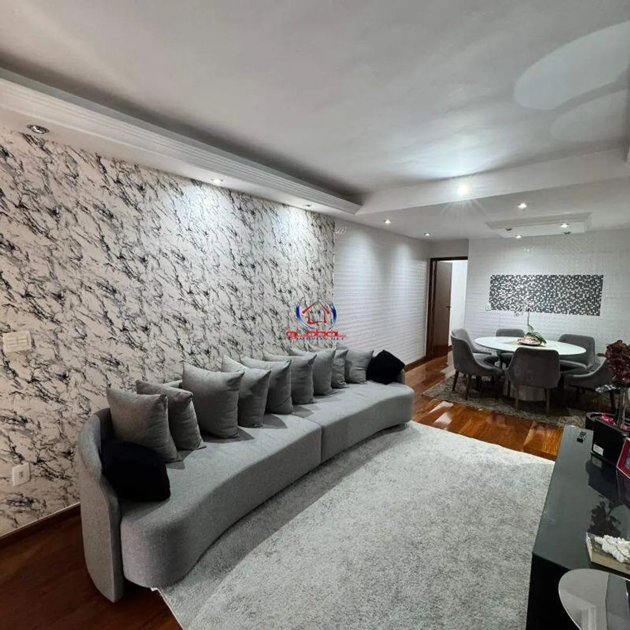 Casa Geminada Linear com 3 Quartos, Hidromassagem e Aquecimento Solar no bairro Castelo