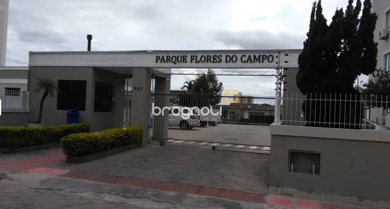 Apto semi mobiliado com suíte e 2 quartos, deck externo e garagem em São José - Foto 3