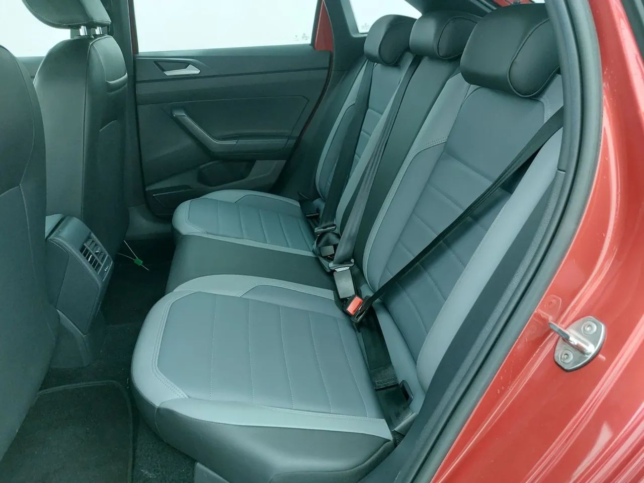 Volkswagen Nivus Highline 1.0 200 TSI Flex Aut., foto 17 de 18