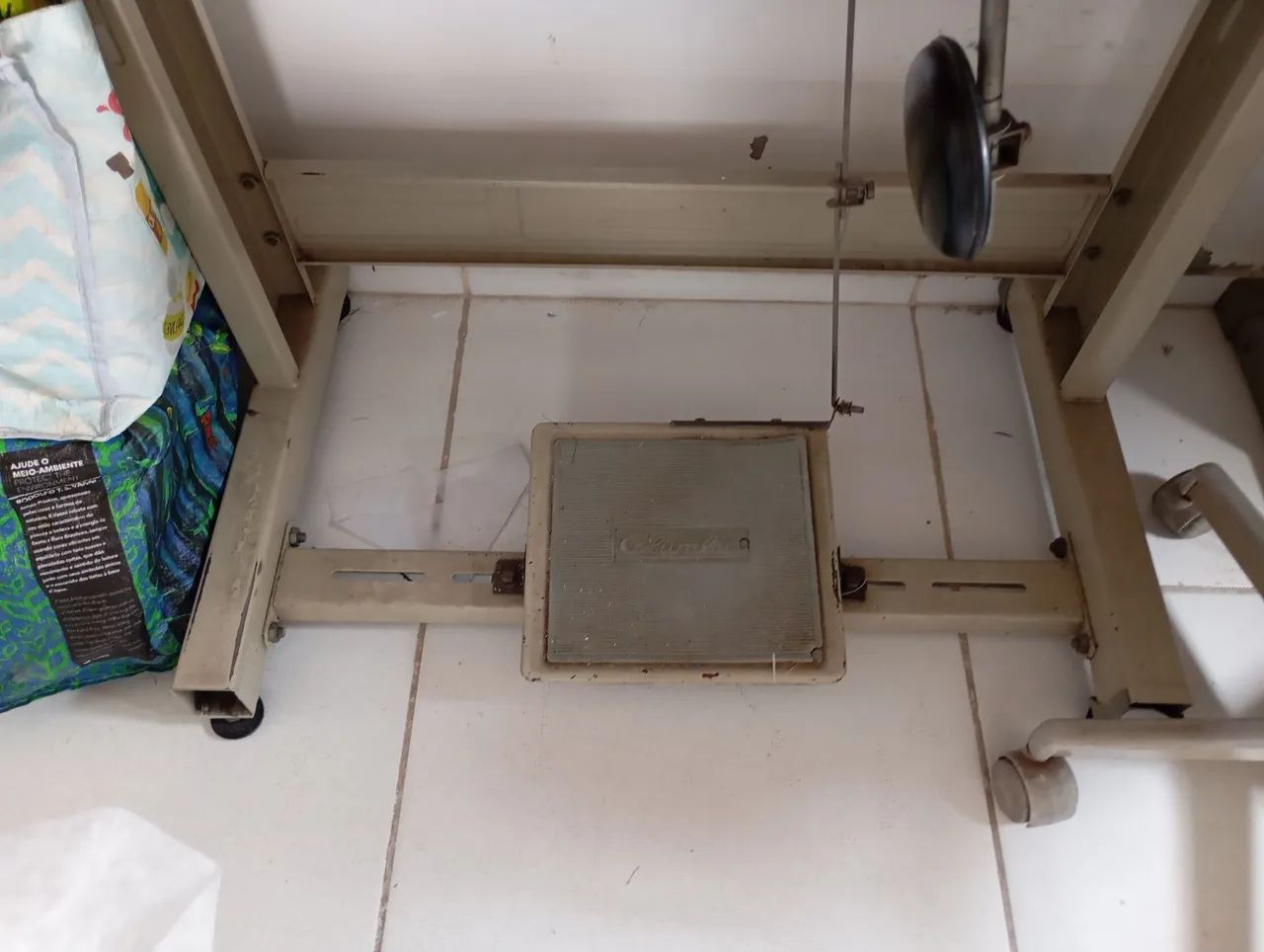 Máquina de costura industrial reta - Foto 4