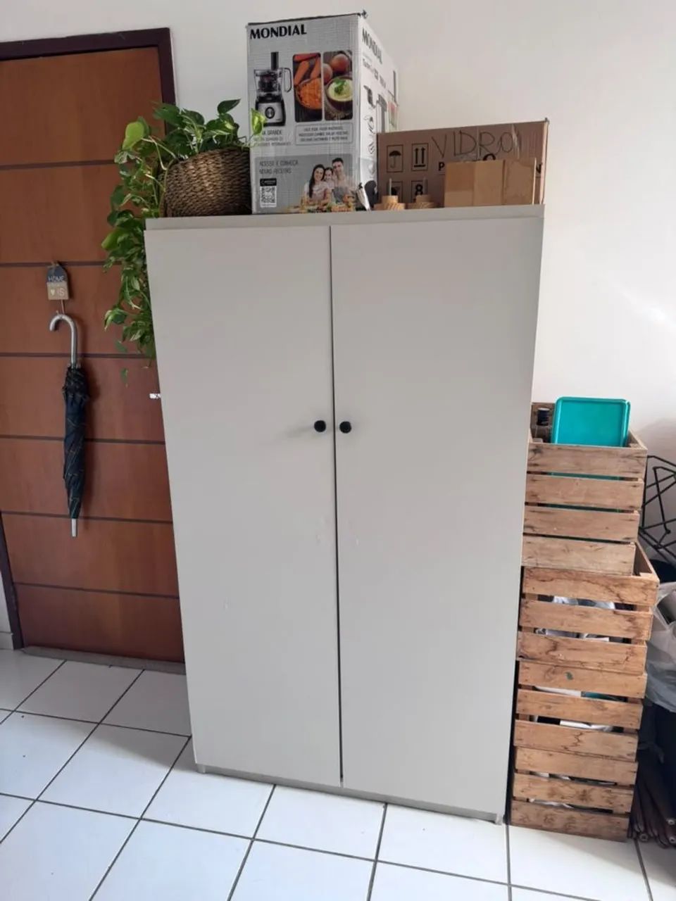 Armário utilitário 0.90x1.60x0.50 em MDF, adesivado. - Foto 2