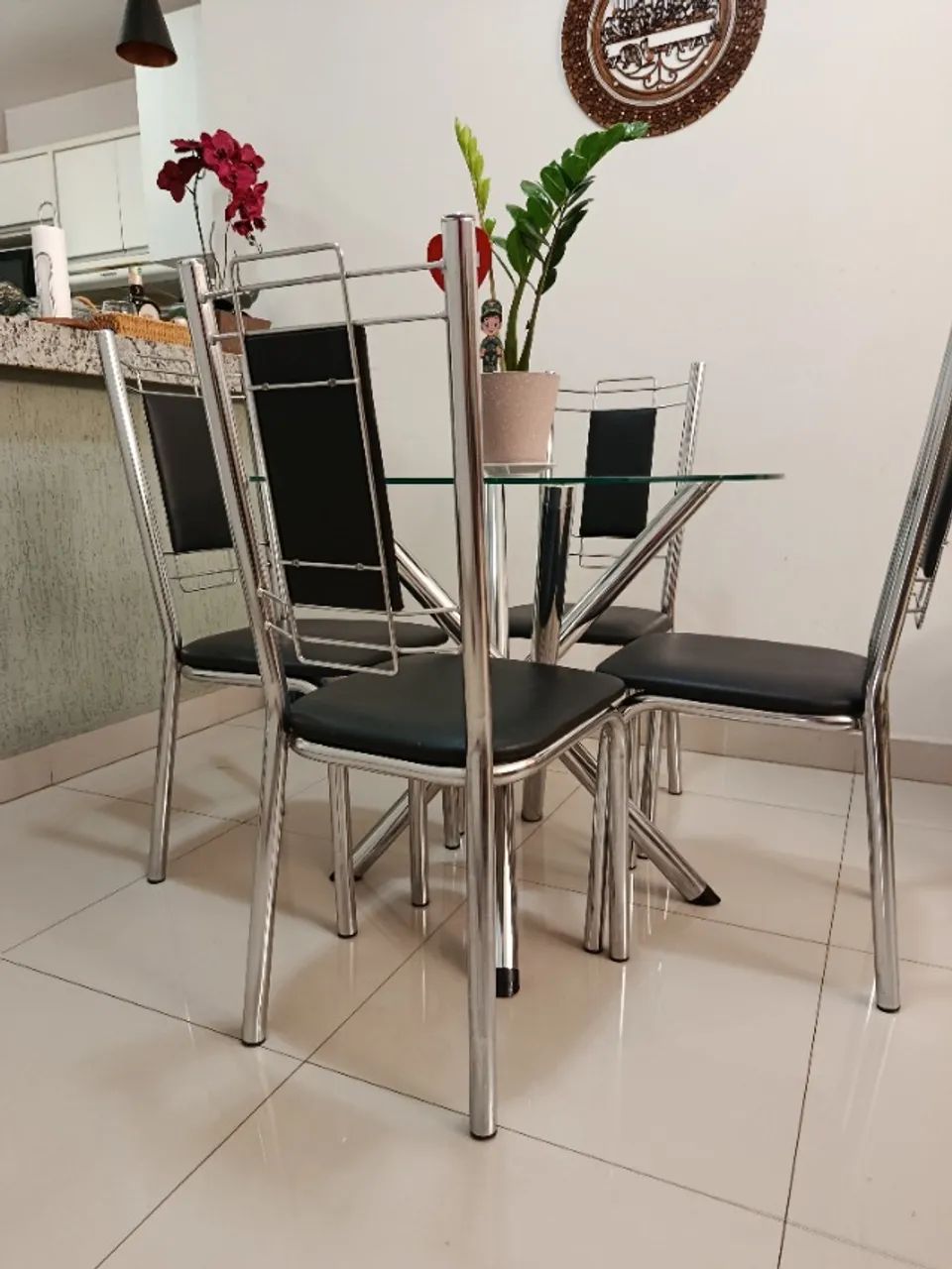 Mesa de jantar redonda, 4 cadeiras  - Foto 3