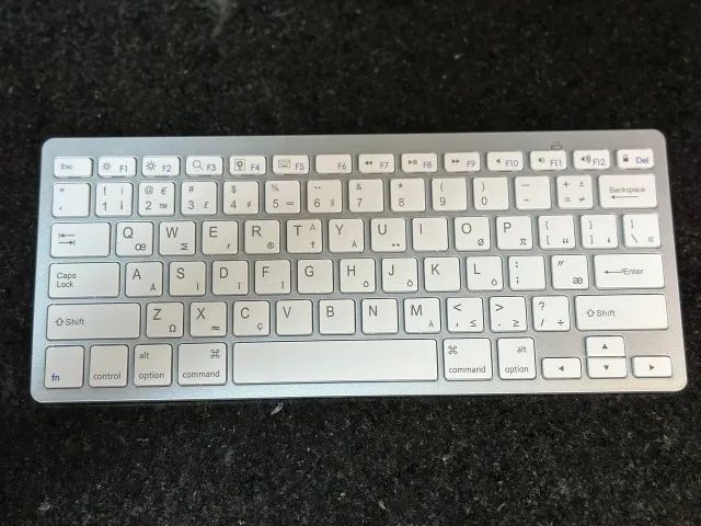 Teclado Bluetooth Slim Prata/Branco | Pilha | Com Caixa | Impecável - Foto 3