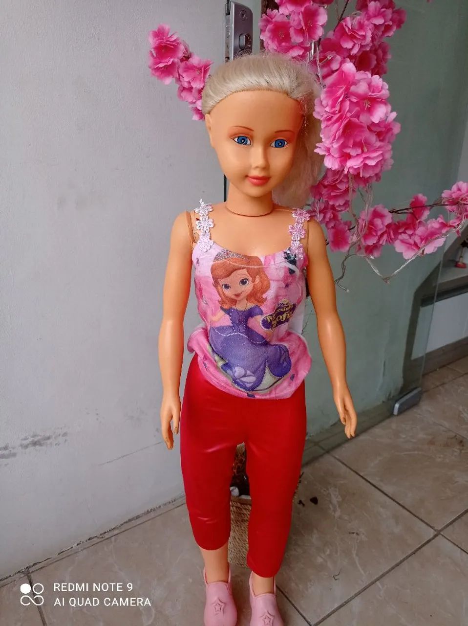 Boneca estefany que anda pegada nas mãos  - Foto 4