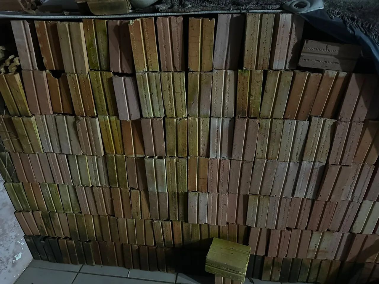 Vendo 350 tijolos por apenas 150reais os interessados ligar no *Obs nao entrego