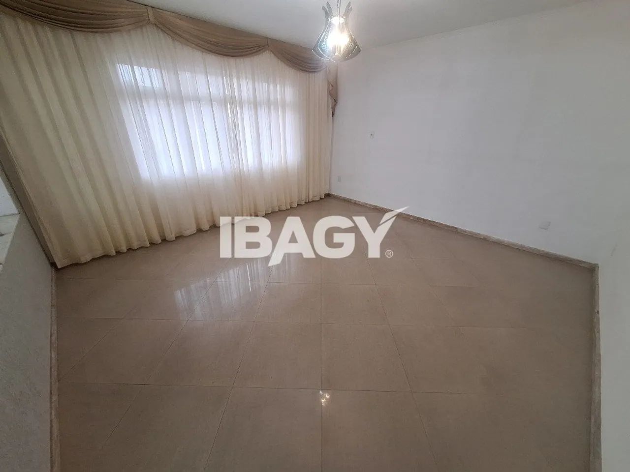 Excelente Casa 8 dormitório(s) em Ipiranga - São José - Foto 4
