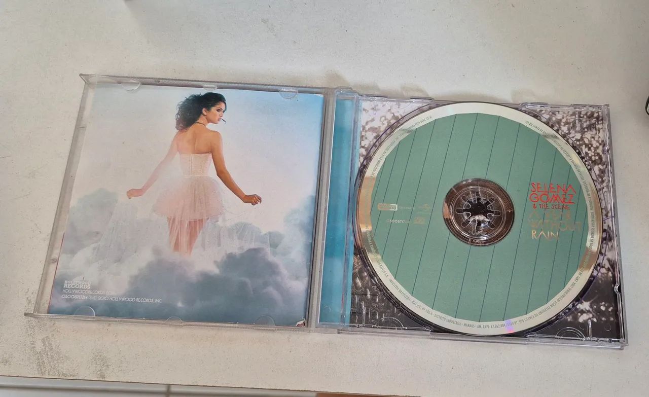 CD A Year Without Rain - Foto 3