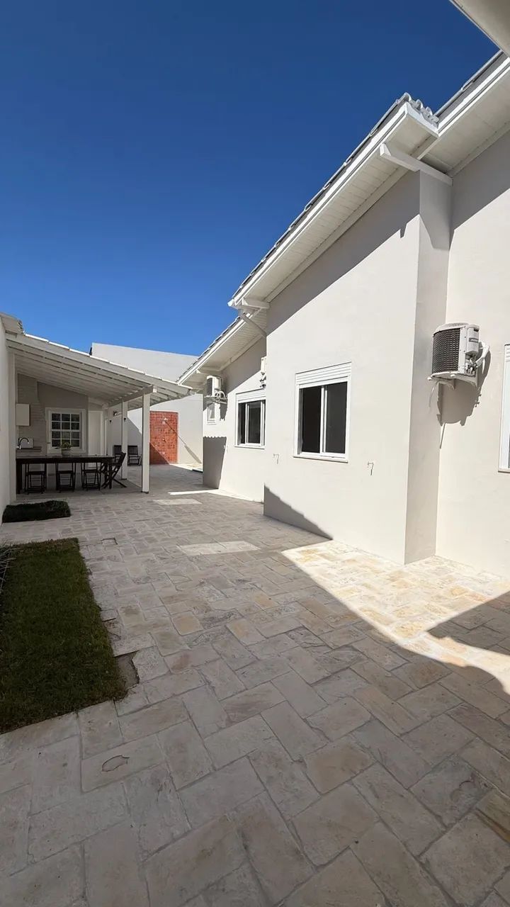 Casa térrea com piscina e edícula no Itacorubi - (Parque São Jorge), 3 quartos. - Foto 4