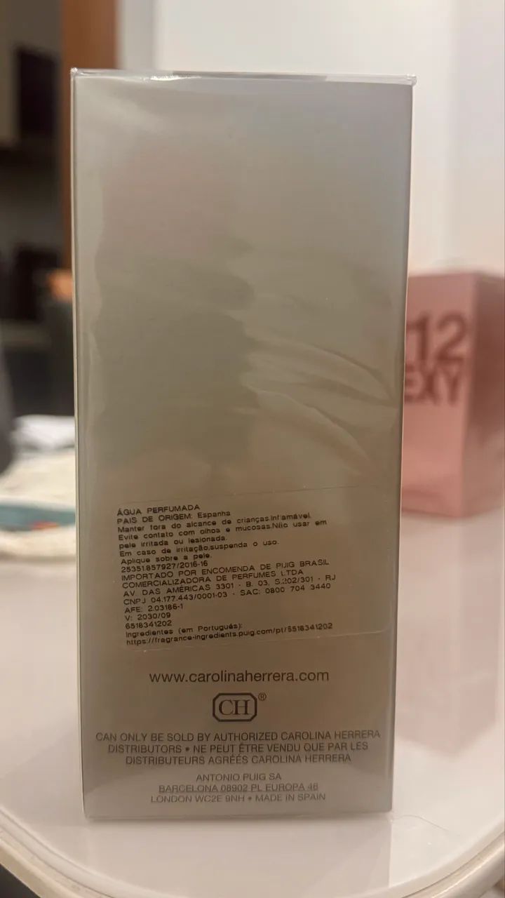 Perfume Carolina Herrera 212 Men NYC  - Foto 2