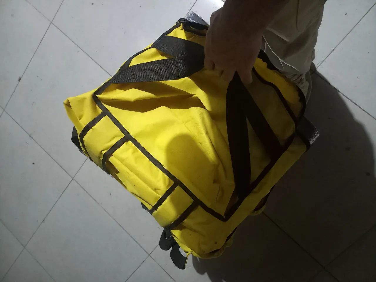 Vendo bag amarelo ótimo estado - Foto 4