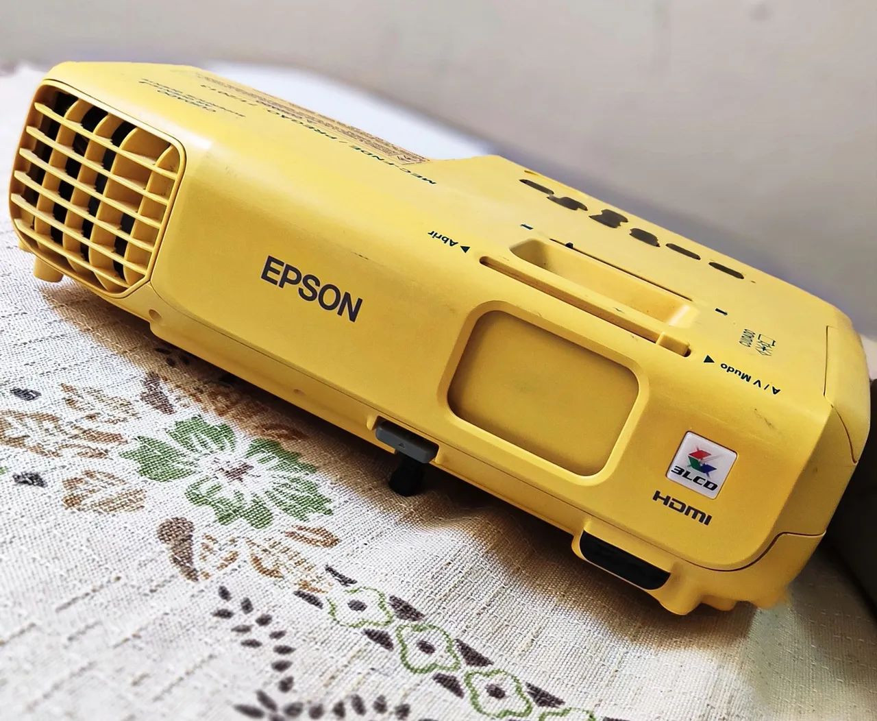 Projetor Epson HDMI 400 horas de uso - Foto 2