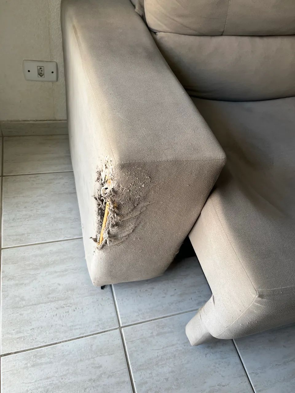 Vendo sofá 2 lugares 