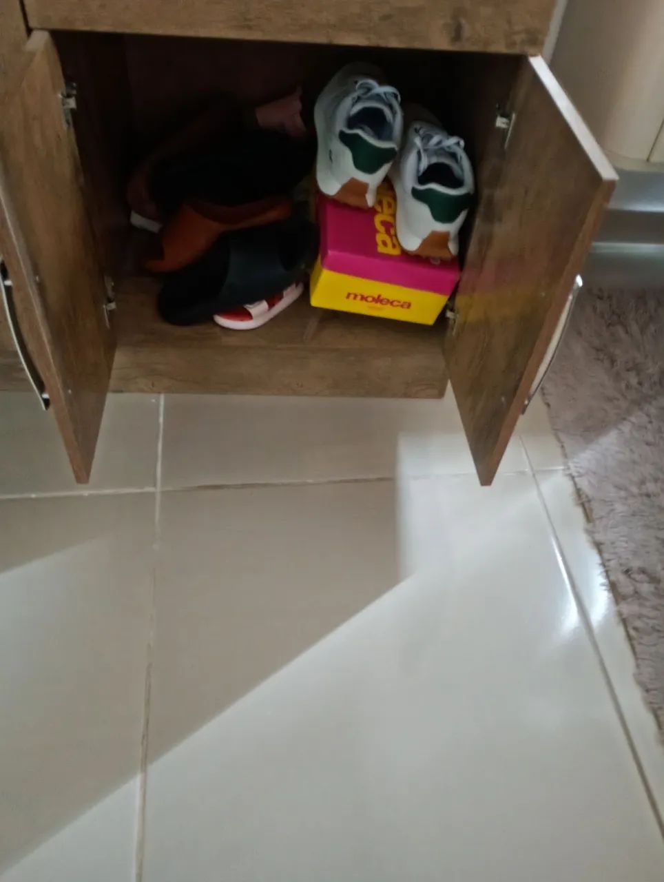 Guarda roupa semi novo 