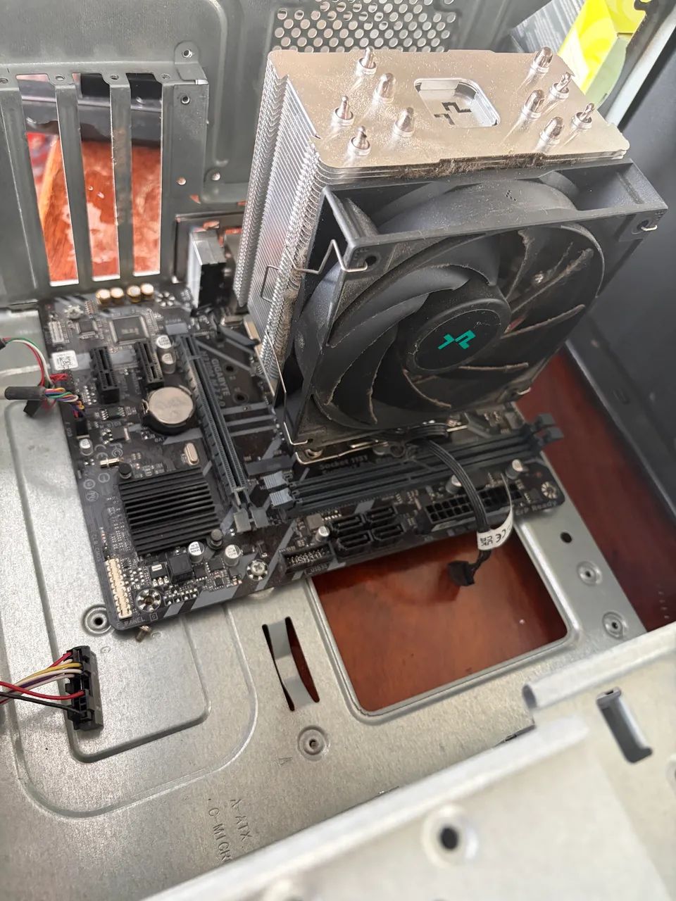 KIT I7 9700K + Gigabyte H310M + Cooler DeepCool AK400 - Foto 4