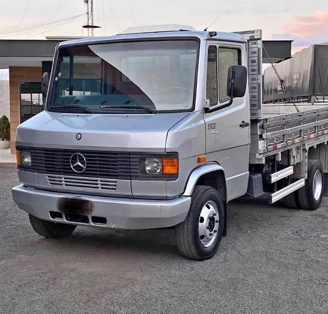 Caminhão Mercedes 710 