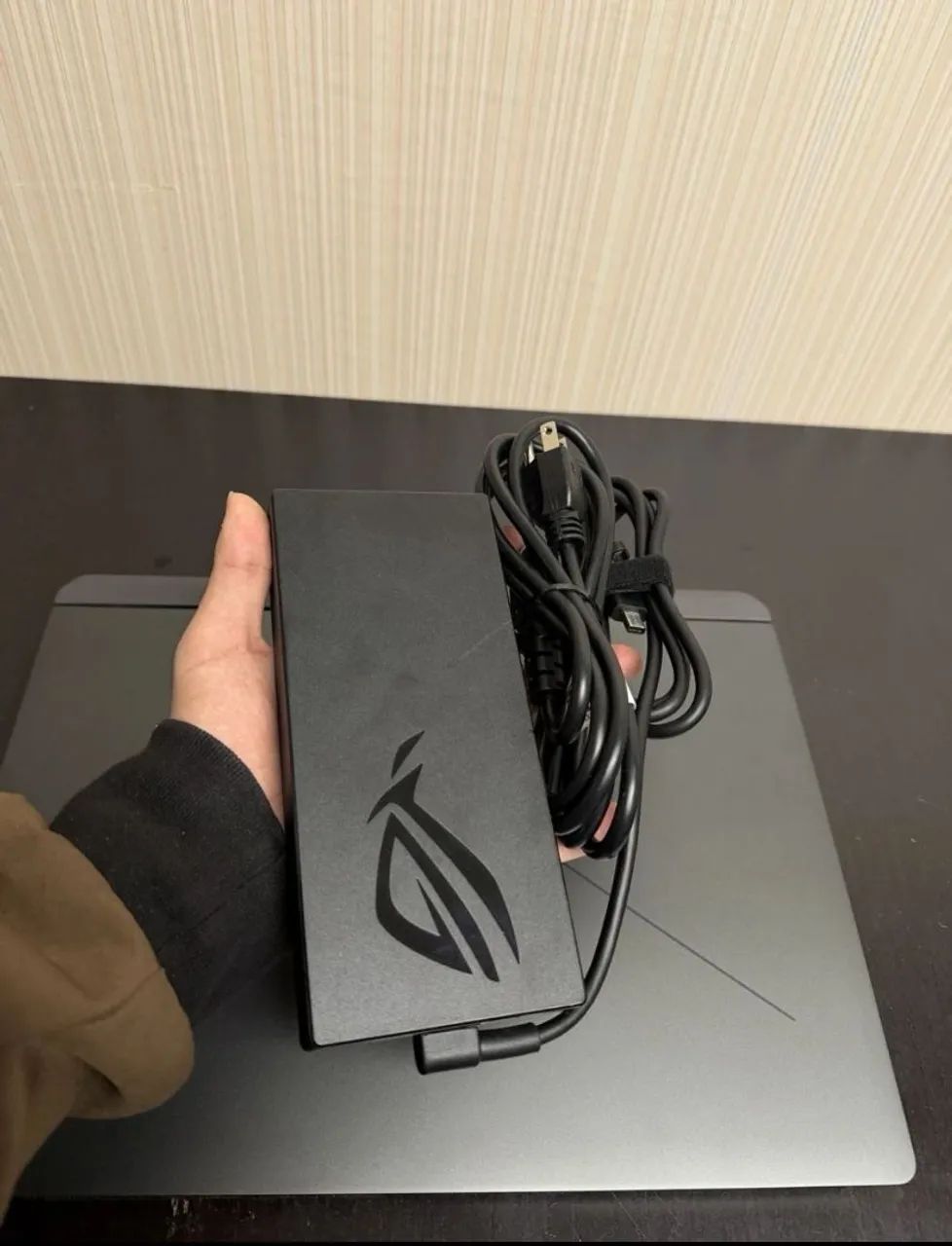 Notebook Gamer Rog Strix RTX 5060 - Foto 4