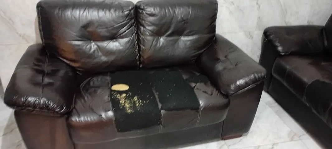 Conjunto de 2 e 3 sofás de couro para reforma  - Foto 2