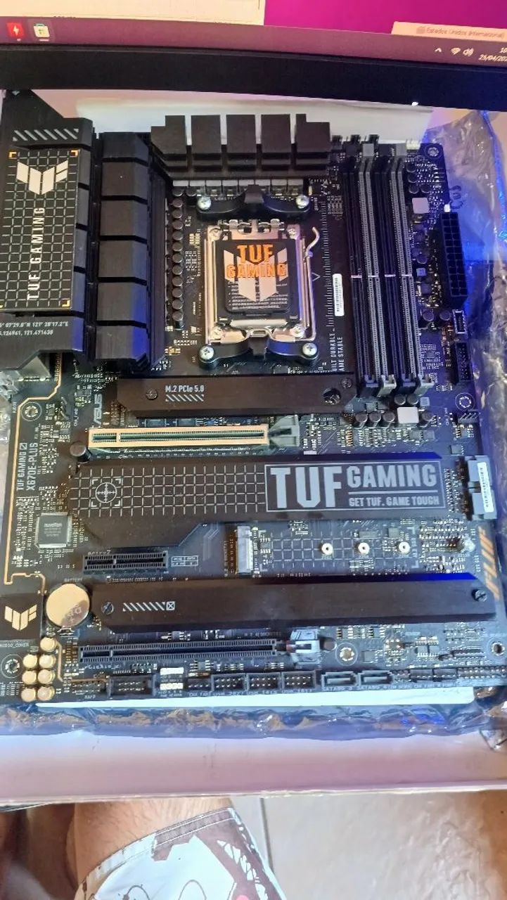 Placa-Mãe ASUS TUF Gaming X670E-PLUS - Performance Extrema para AMD AM5