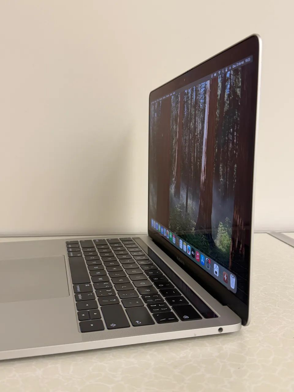 MacBook Pro 2019 13? Intel i5 8GB / 256GB - Foto 3