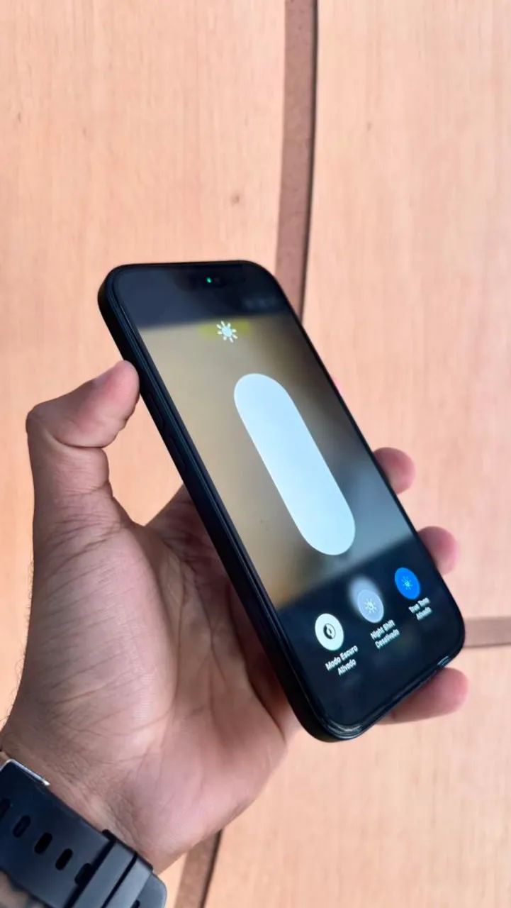 iPhone 15 sem marcas de uso bateria 96% - Foto 3