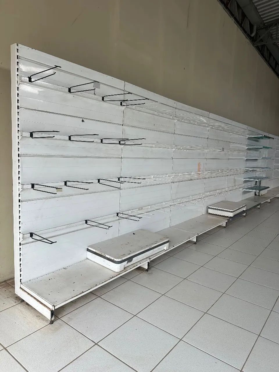 PRATELEIRAS GÔNDOLA CENTRAL E LATERAL !POR METRO! - Foto 2