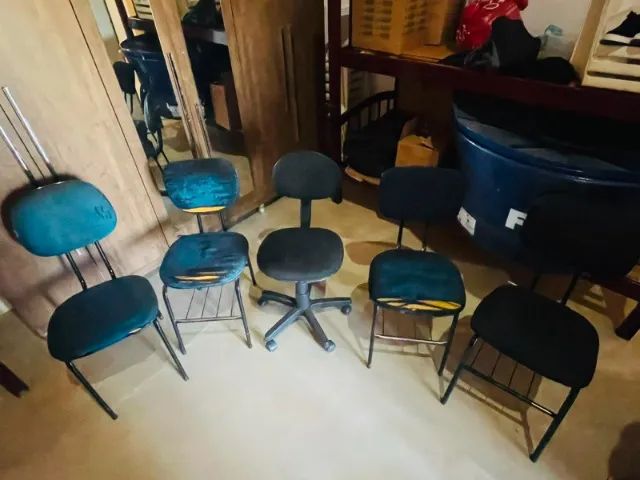 Cadeiras variadas  - Foto 2
