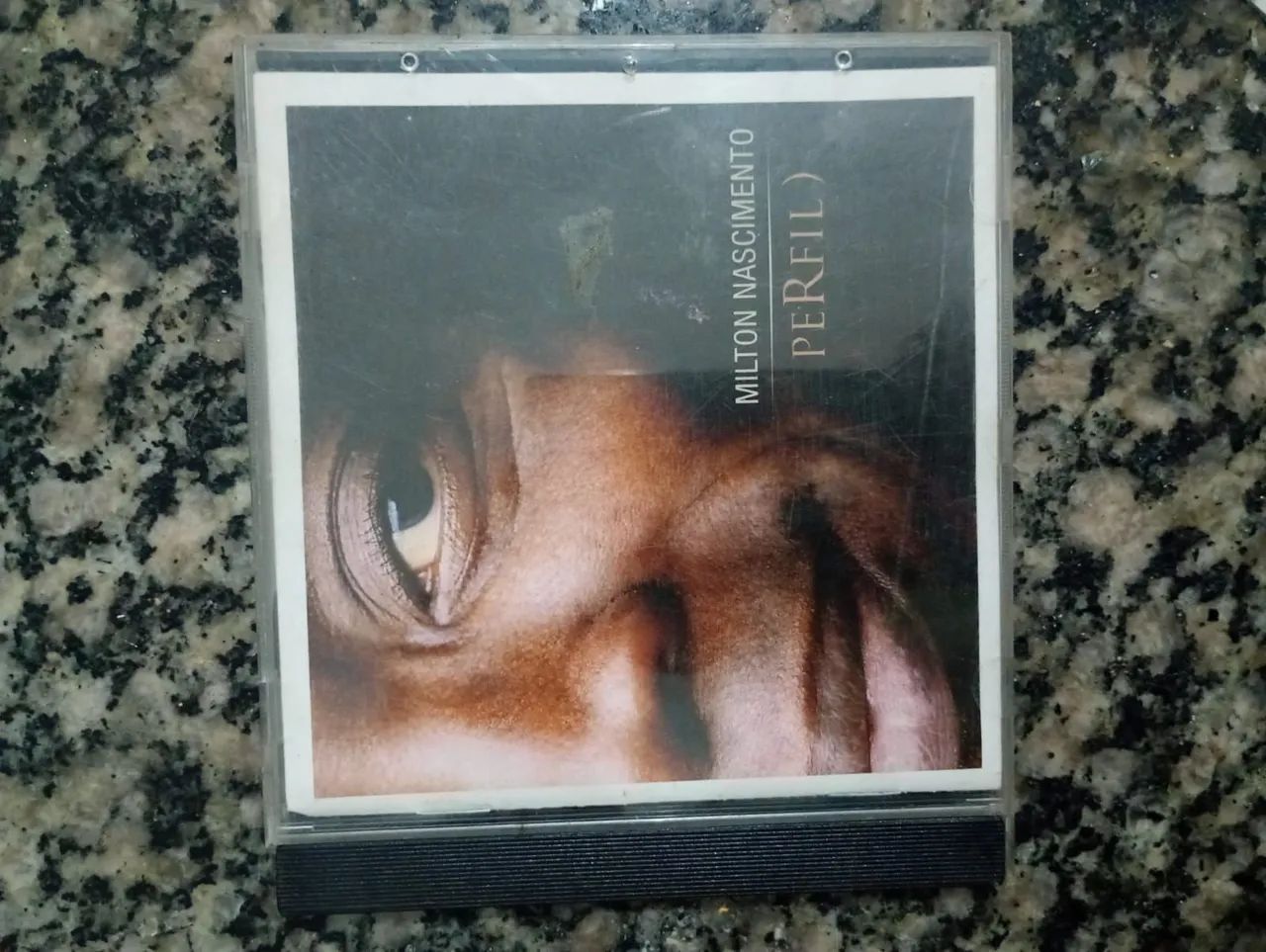 Cd Milton Nascimento Perfil em excelente estado