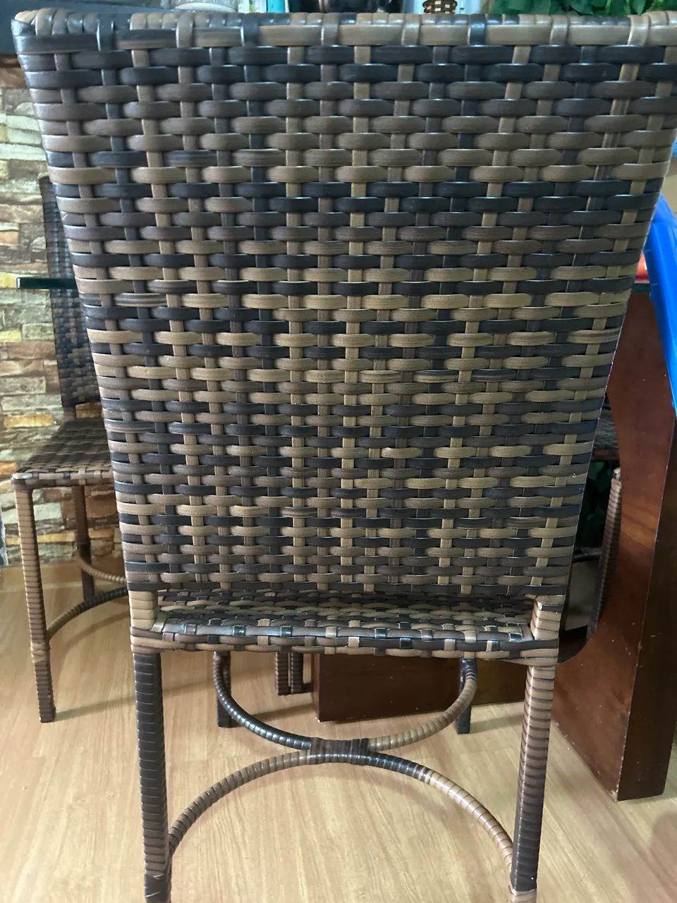 Mesa com cadeira de fibra  - Foto 2