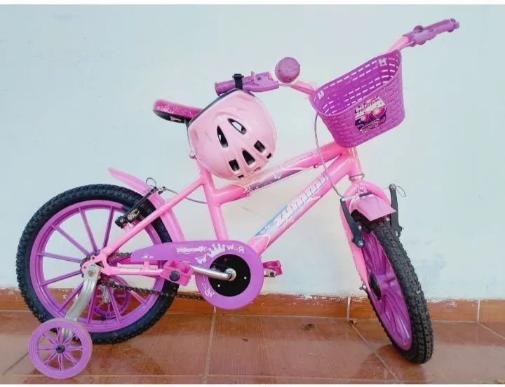 Bicicleta aro 16 com rodinhas e capacete  - Foto 3