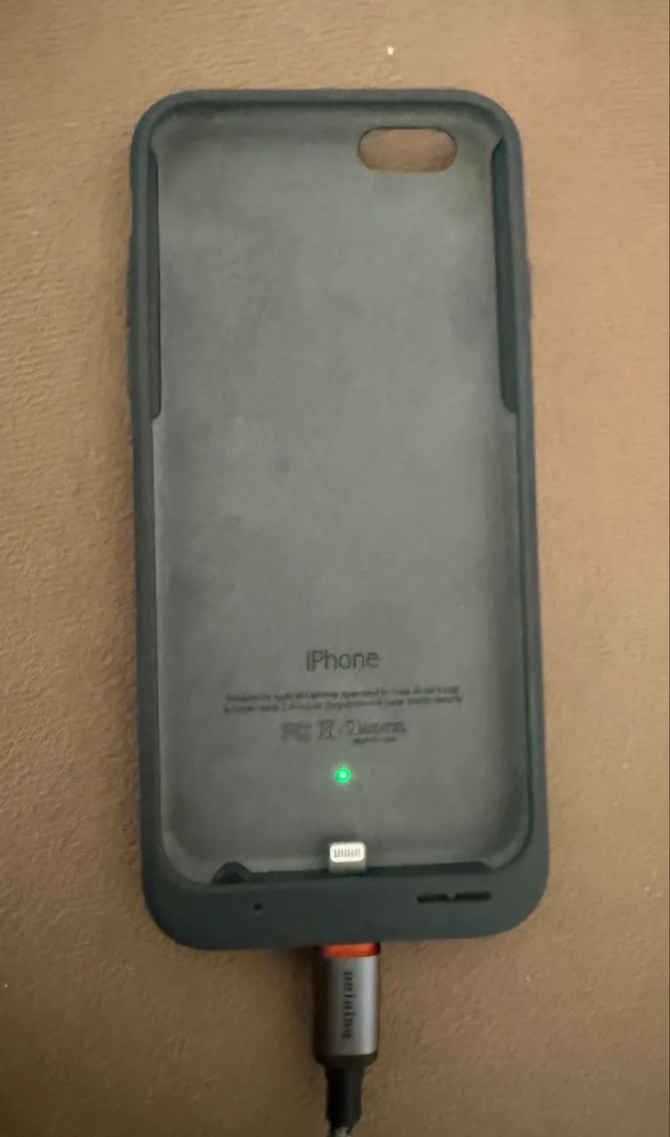 Capa Bateria Para iPhone 6S Original Apple - Foto 4