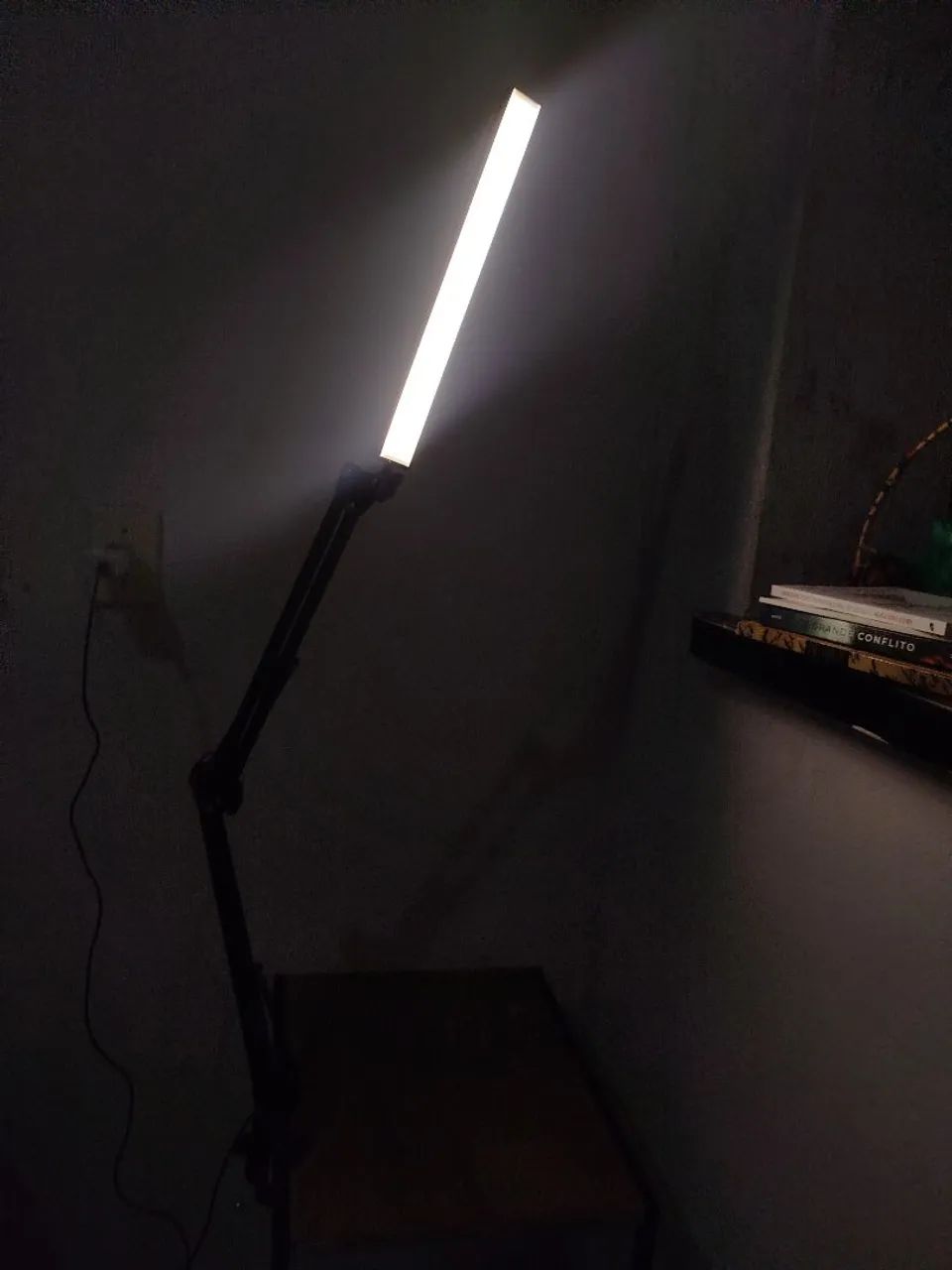 Luminária de mesa led com base - Foto 2